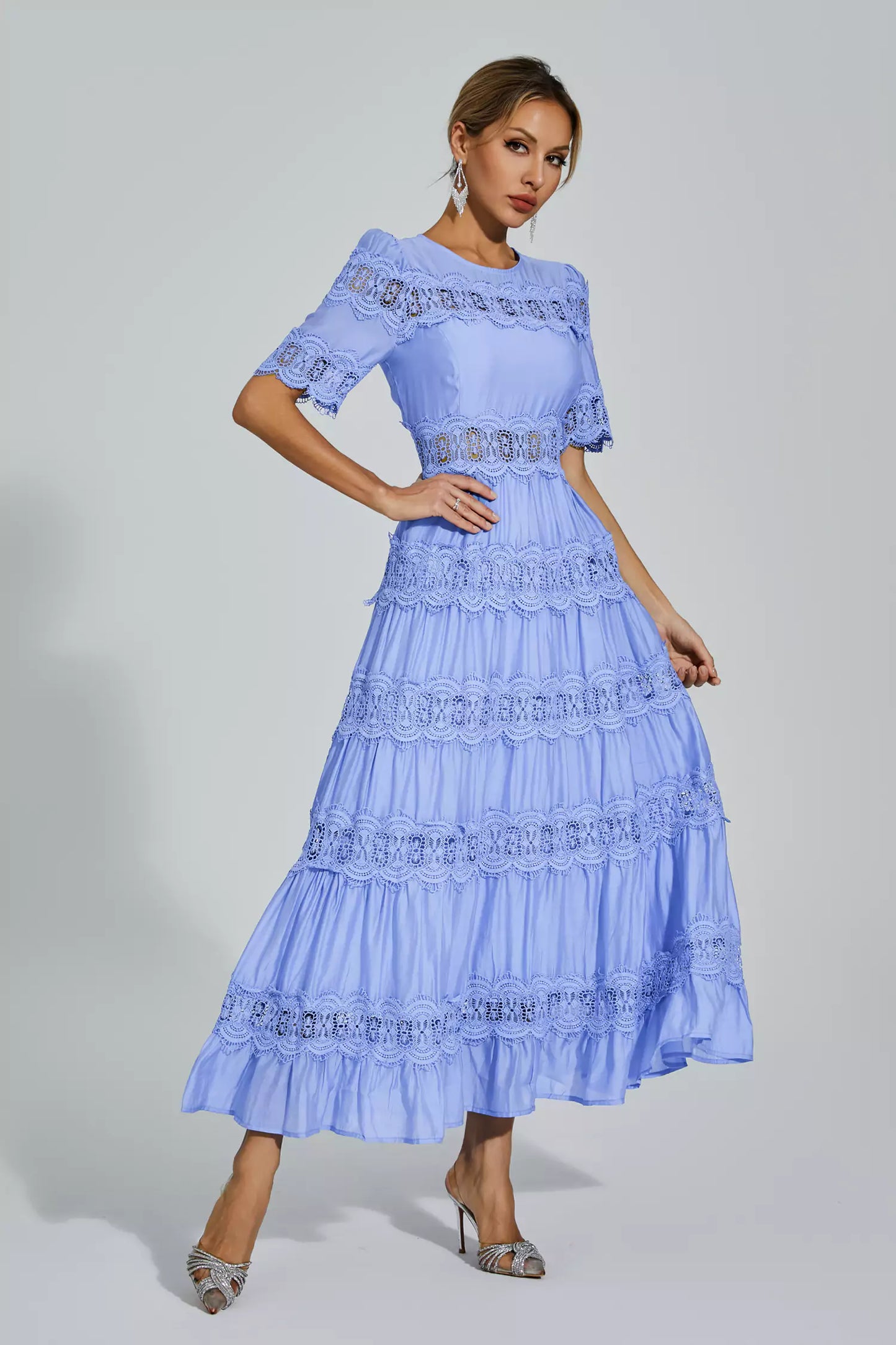 Effortlessly Elegant Dress with a Timeless Design