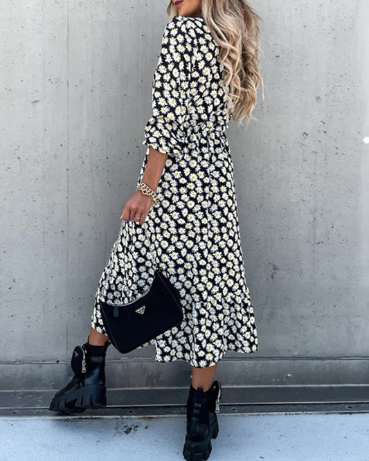 Classic Vintage Dress with a Flattering Fit