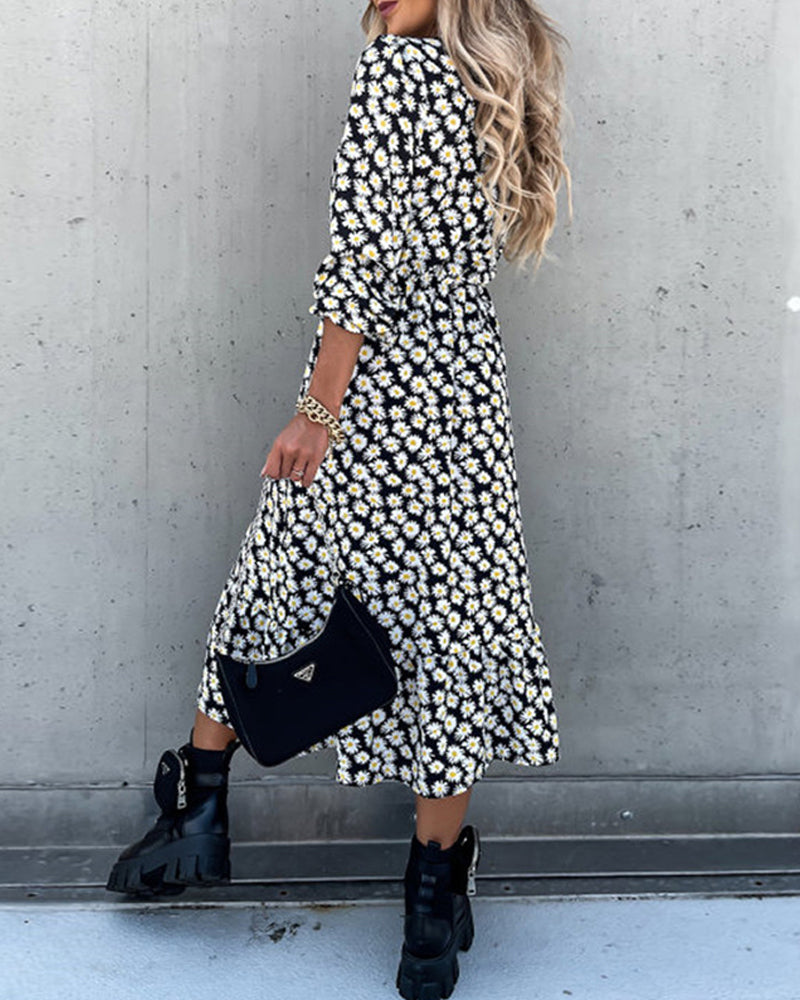 Classic Vintage Dress with a Flattering Fit