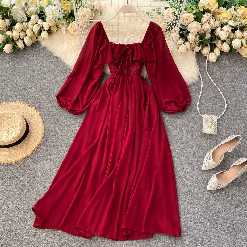 Beautifully Finished Dress in a Timeless Design