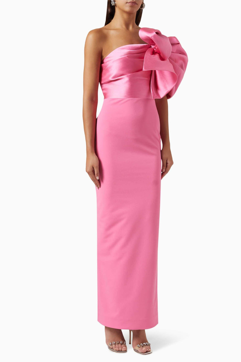 Well Tailored Dress with a Graceful Silhouette