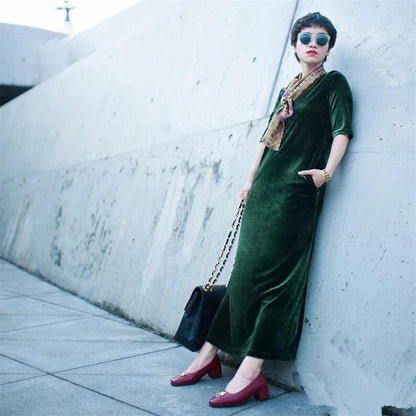 Effortlessly Elegant Dress with a Timeless Design