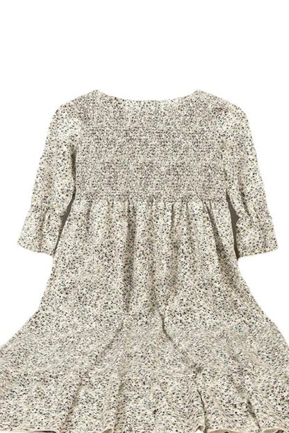 Effortlessly Elegant Dress with a Timeless Design