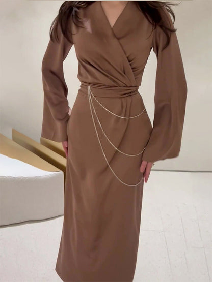 Beautifully Finished Dress in a Timeless Design