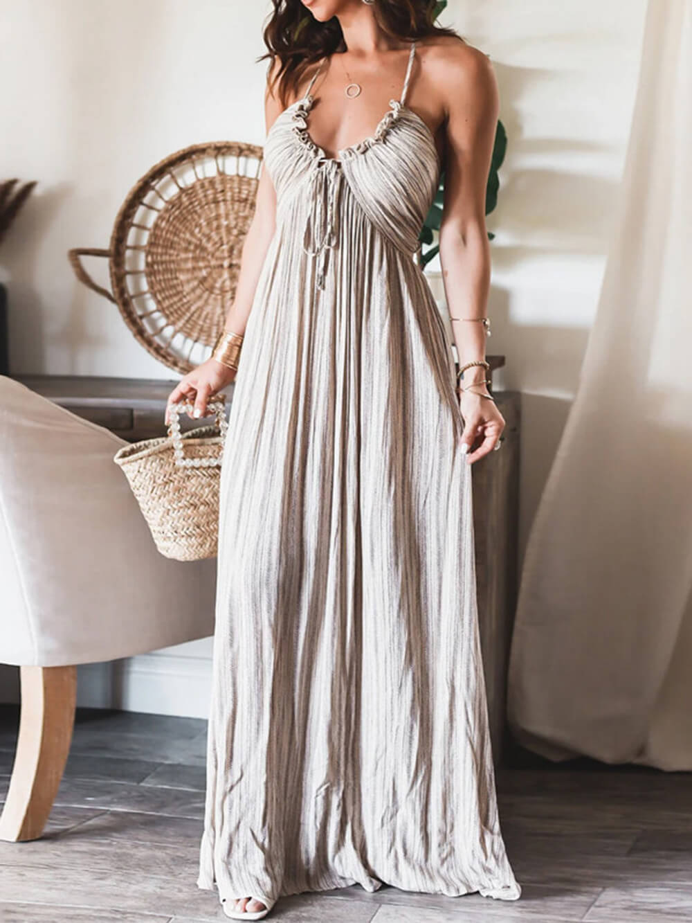 Classic Vintage Dress with a Flattering Fit
