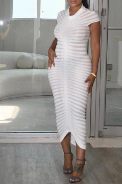 Well Tailored Dress with a Graceful Silhouette