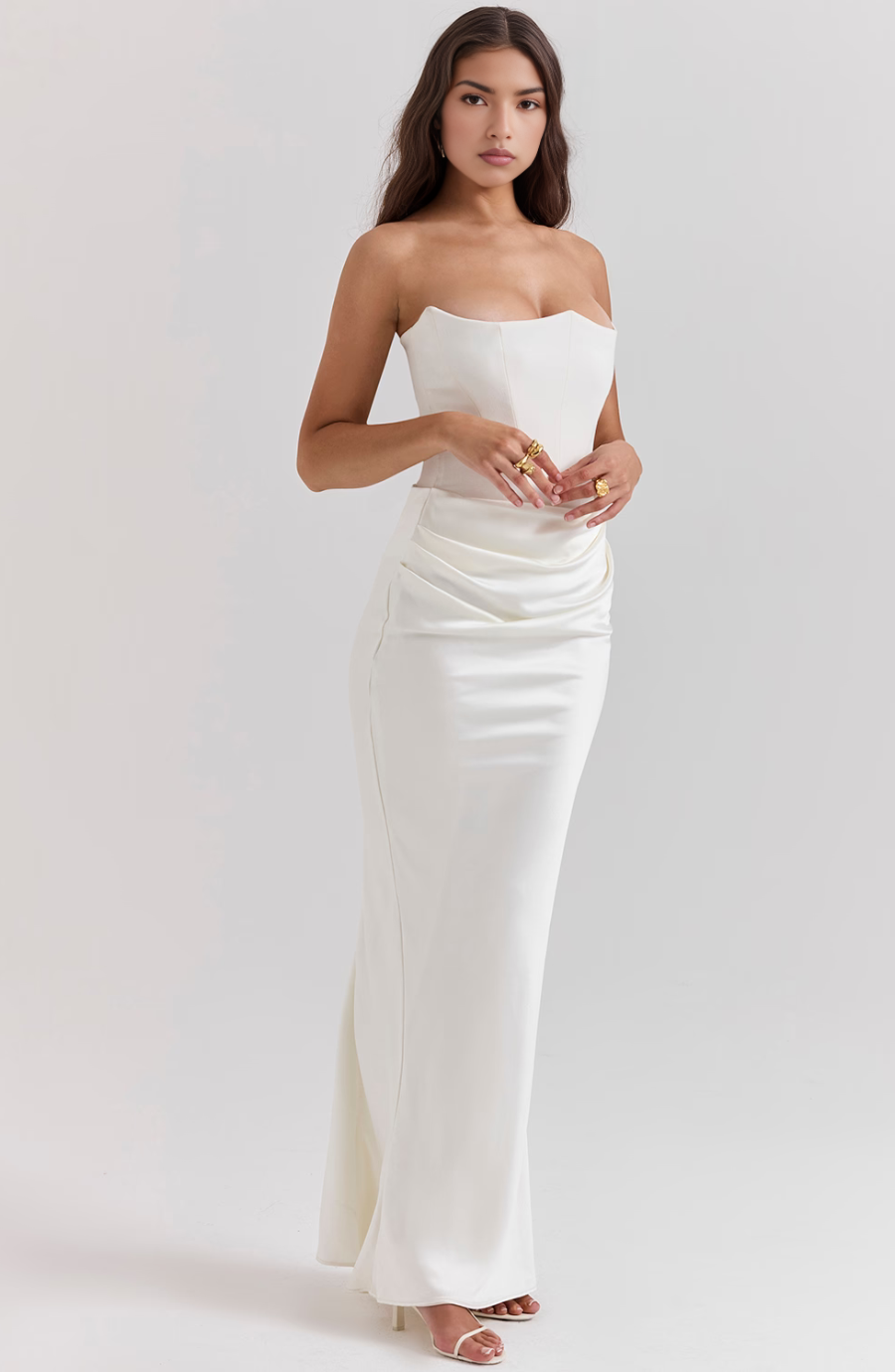 Gracefully Styled Dress for Any Occasion