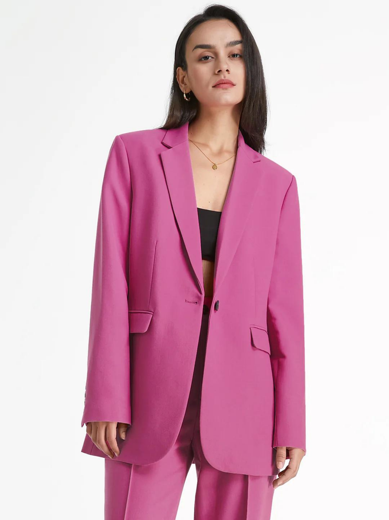 Well Tailored Pants with a Graceful Silhouette
