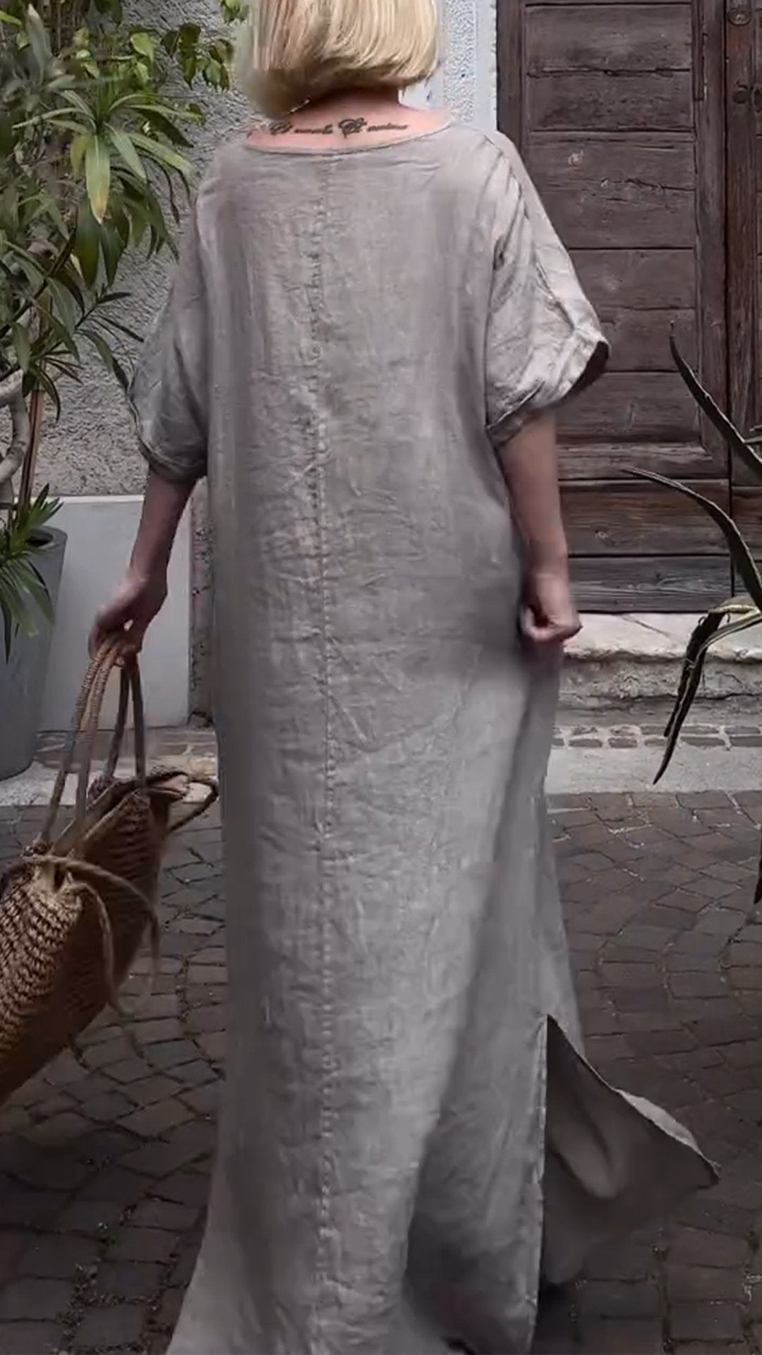 Classic Vintage Dress with a Flattering Fit