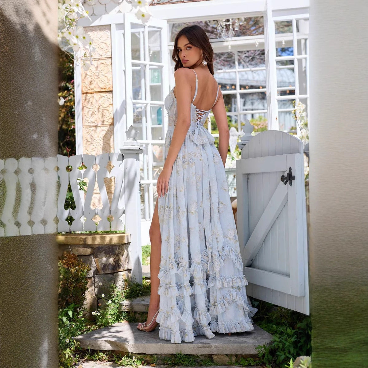 Beautifully Finished Dress in a Timeless Design