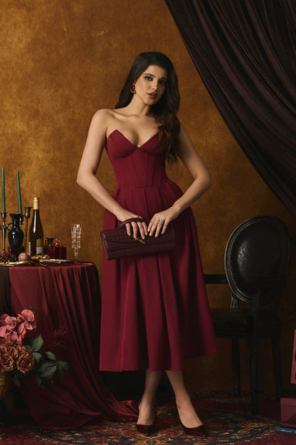Gracefully Styled Dress for Any Occasion
