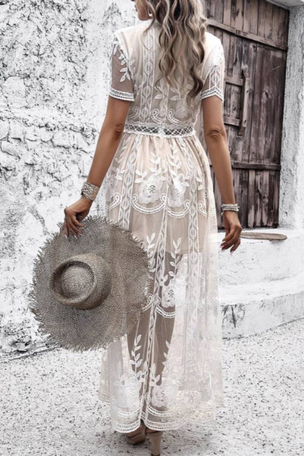 Well Tailored Dress with a Graceful Silhouette