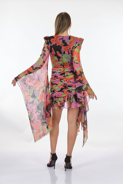 Well Tailored Dress with a Graceful Silhouette