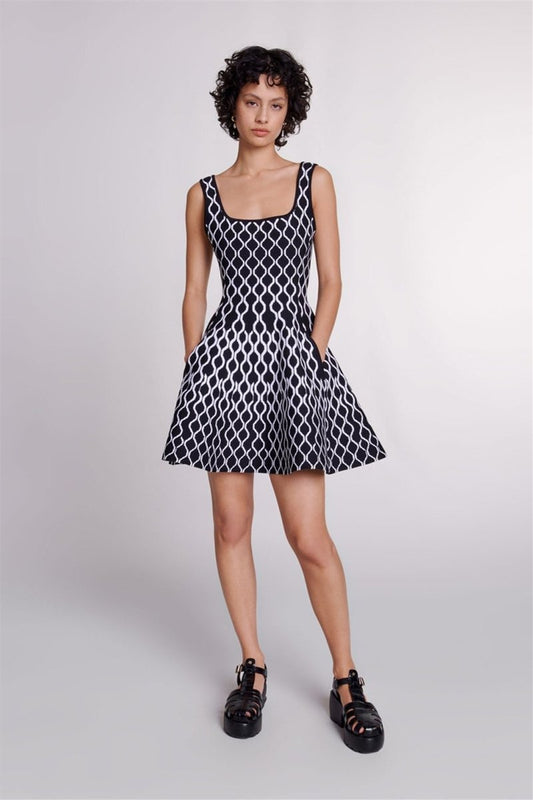 Effortlessly Elegant Dress with a Timeless Design