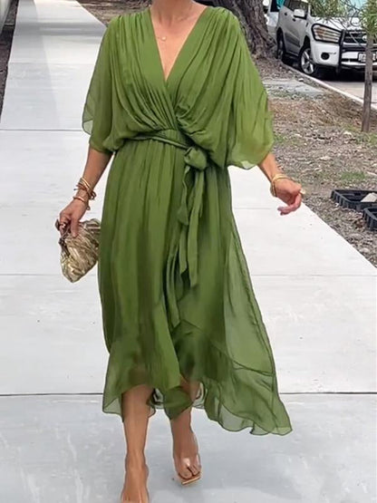 Well Tailored Dress with a Graceful Silhouette