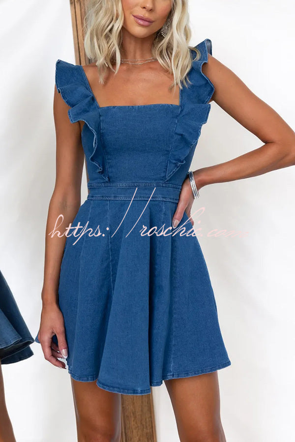 Sophisticated Dress with a Clean Classic Look