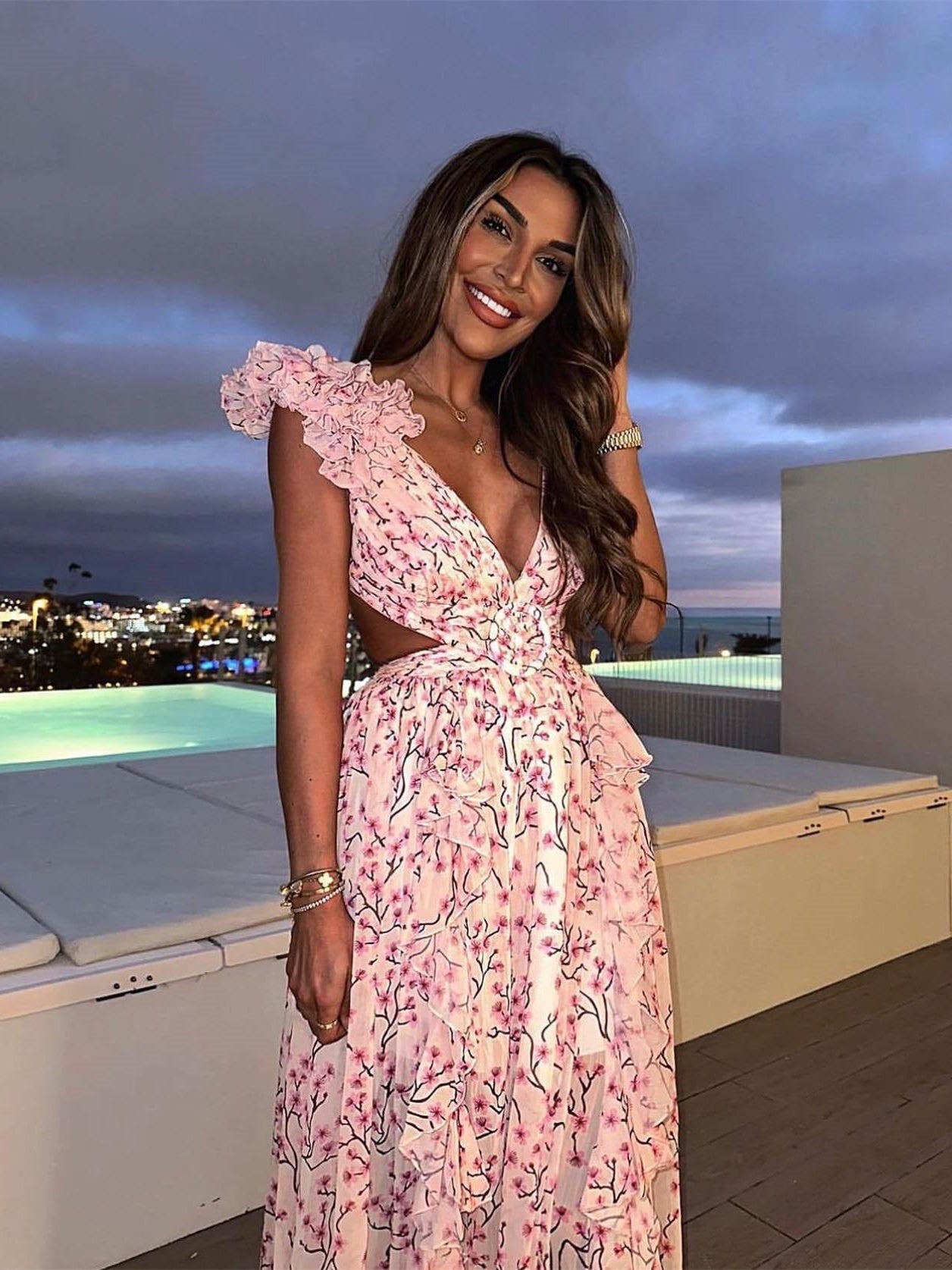 Well Tailored Dress with a Graceful Silhouette