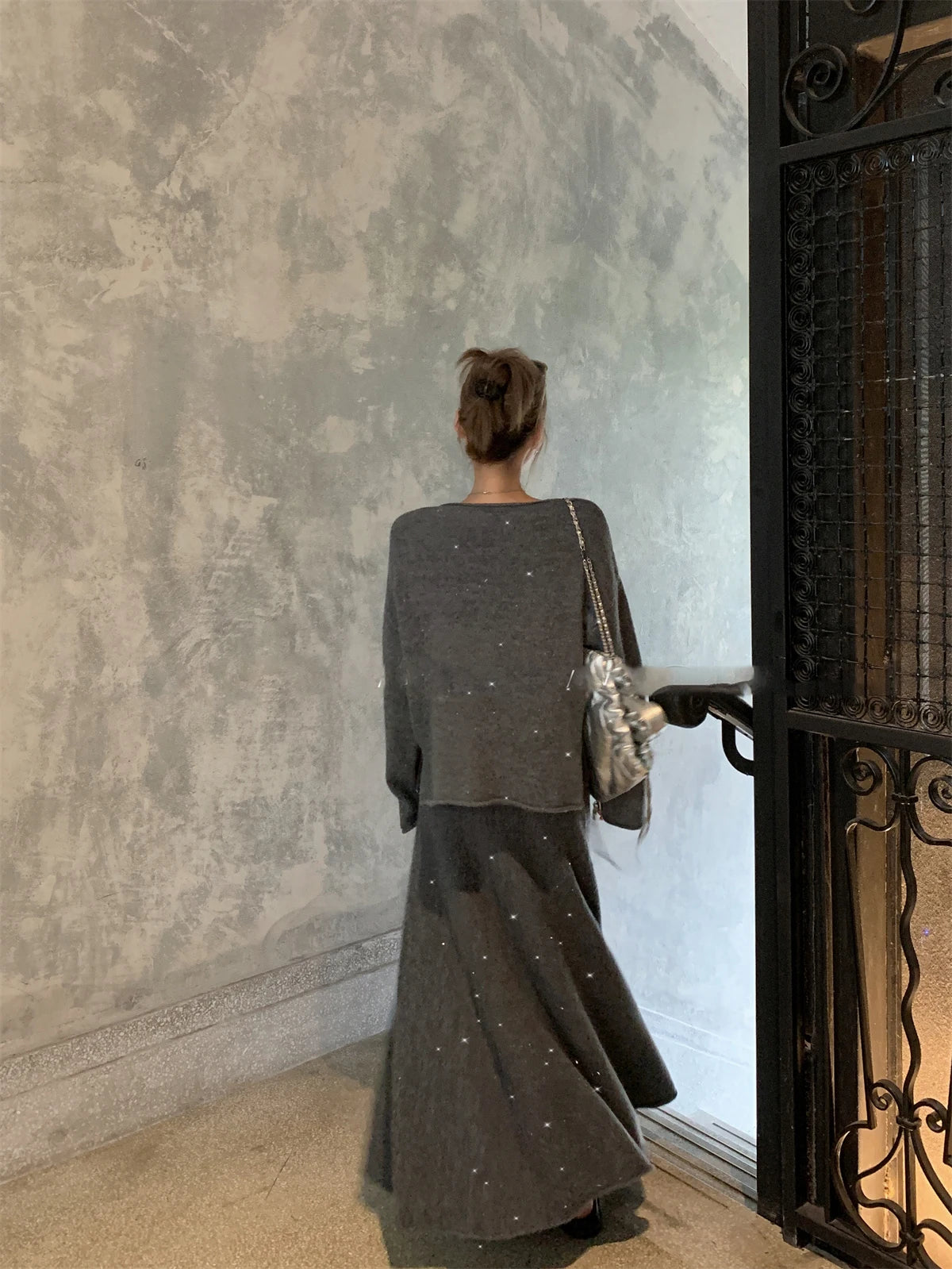 Effortlessly Elegant Sweater with a Timeless Design