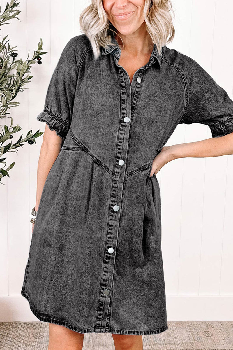 Classic Vintage Dress with a Flattering Fit