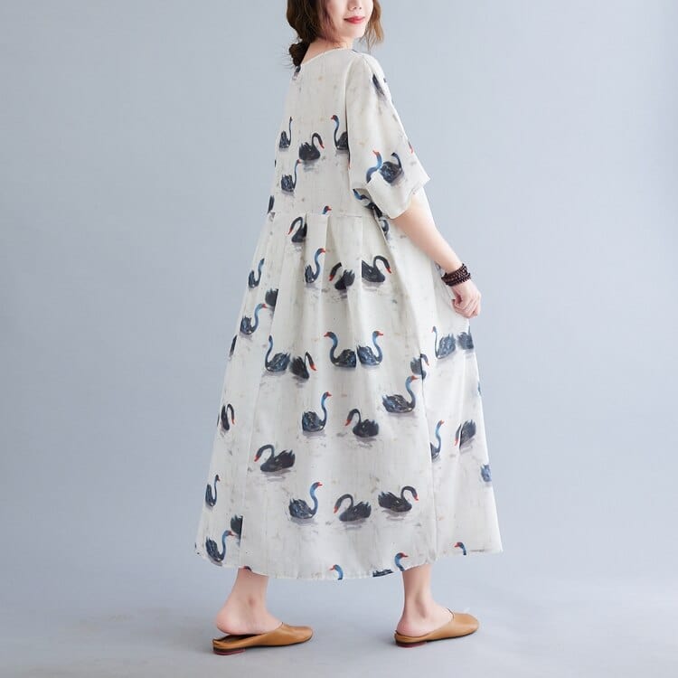 Classic Vintage Dress with a Flattering Fit