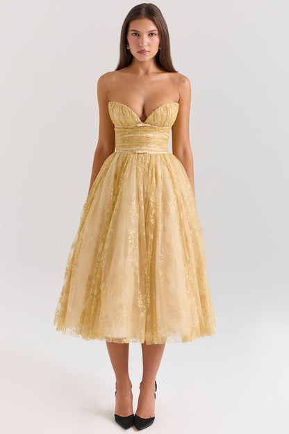 Effortlessly Elegant Dress with a Timeless Design