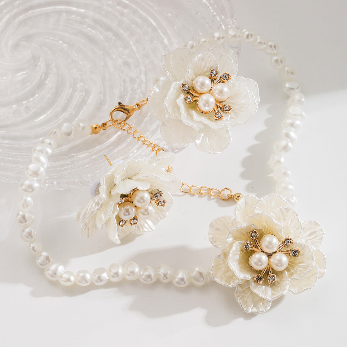 Stunning Pearl Necklace for Daily Wear