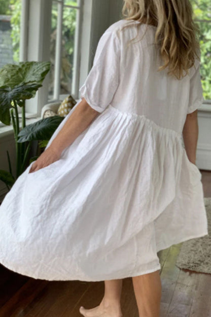 Effortlessly Elegant Dress with a Timeless Design
