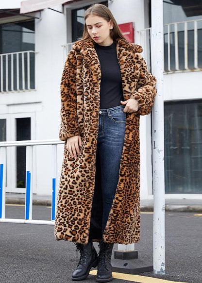 Beautifully Finished Coat in a Timeless Design