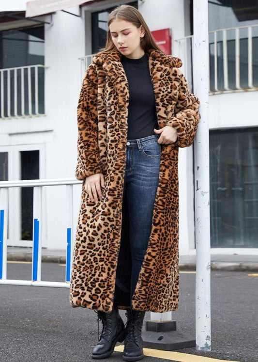 Beautifully Finished Coat in a Timeless Design
