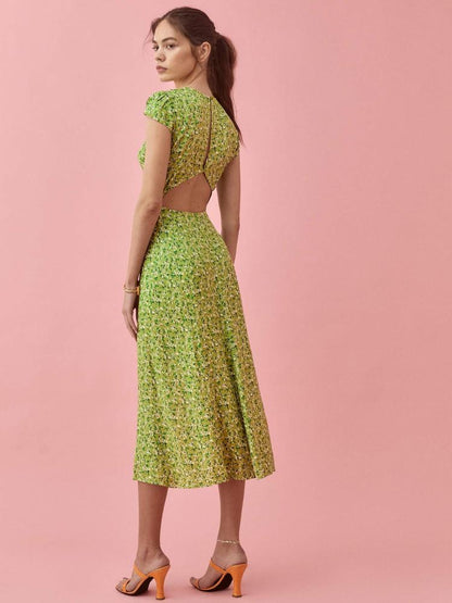 Gracefully Styled Dress for Any Occasion
