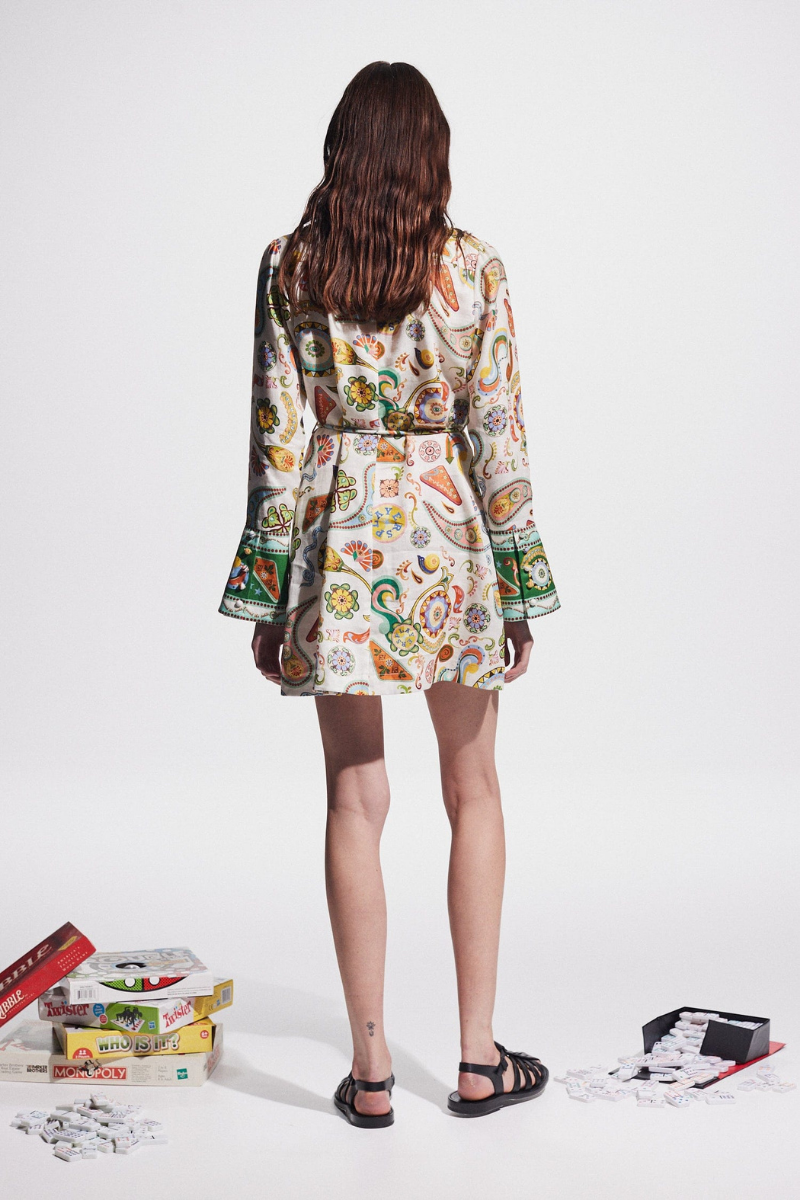 Beautifully Finished Dress in a Timeless Design