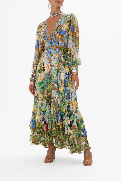 Gracefully Styled Dress for Any Occasion