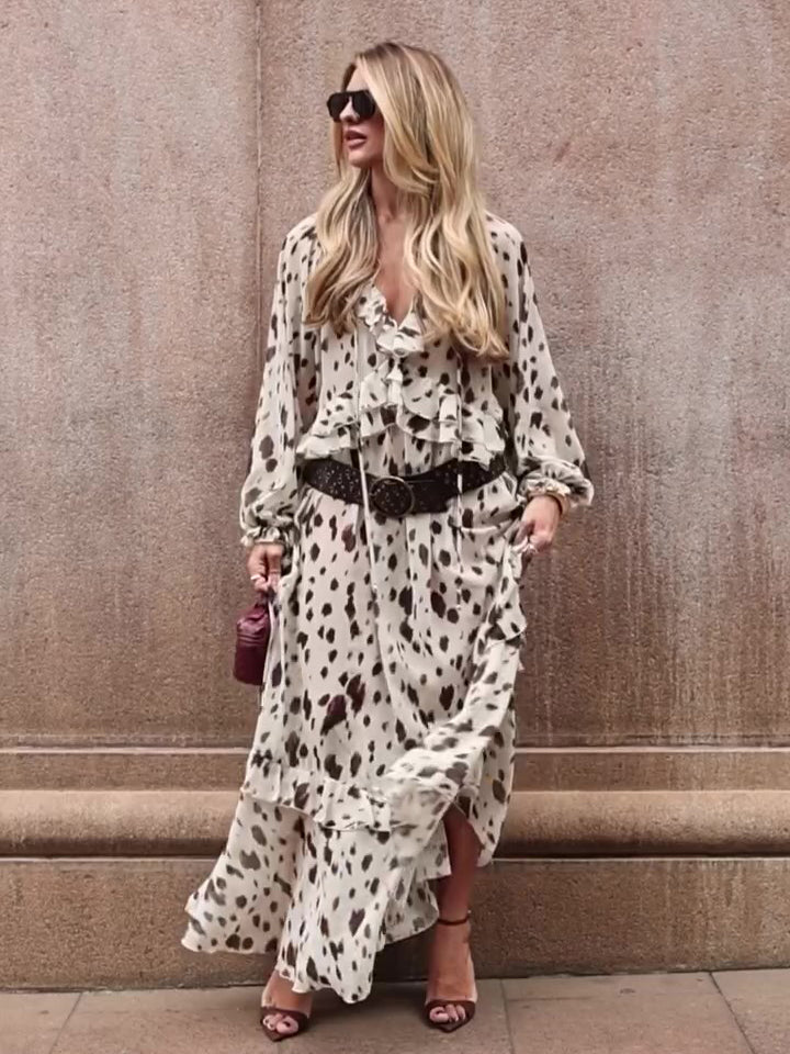 Gracefully Styled Dress for Any Occasion