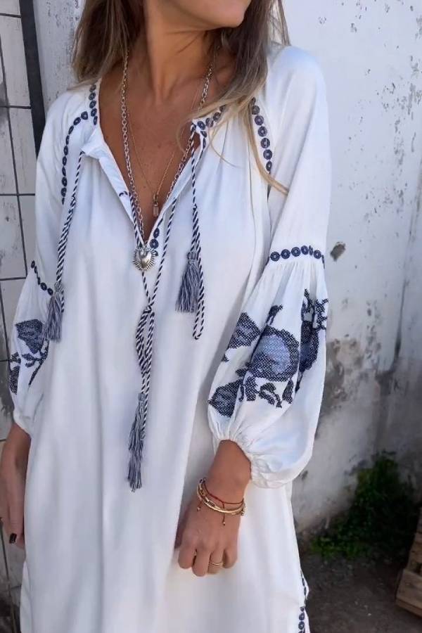 Gracefully Styled Dress for Any Occasion