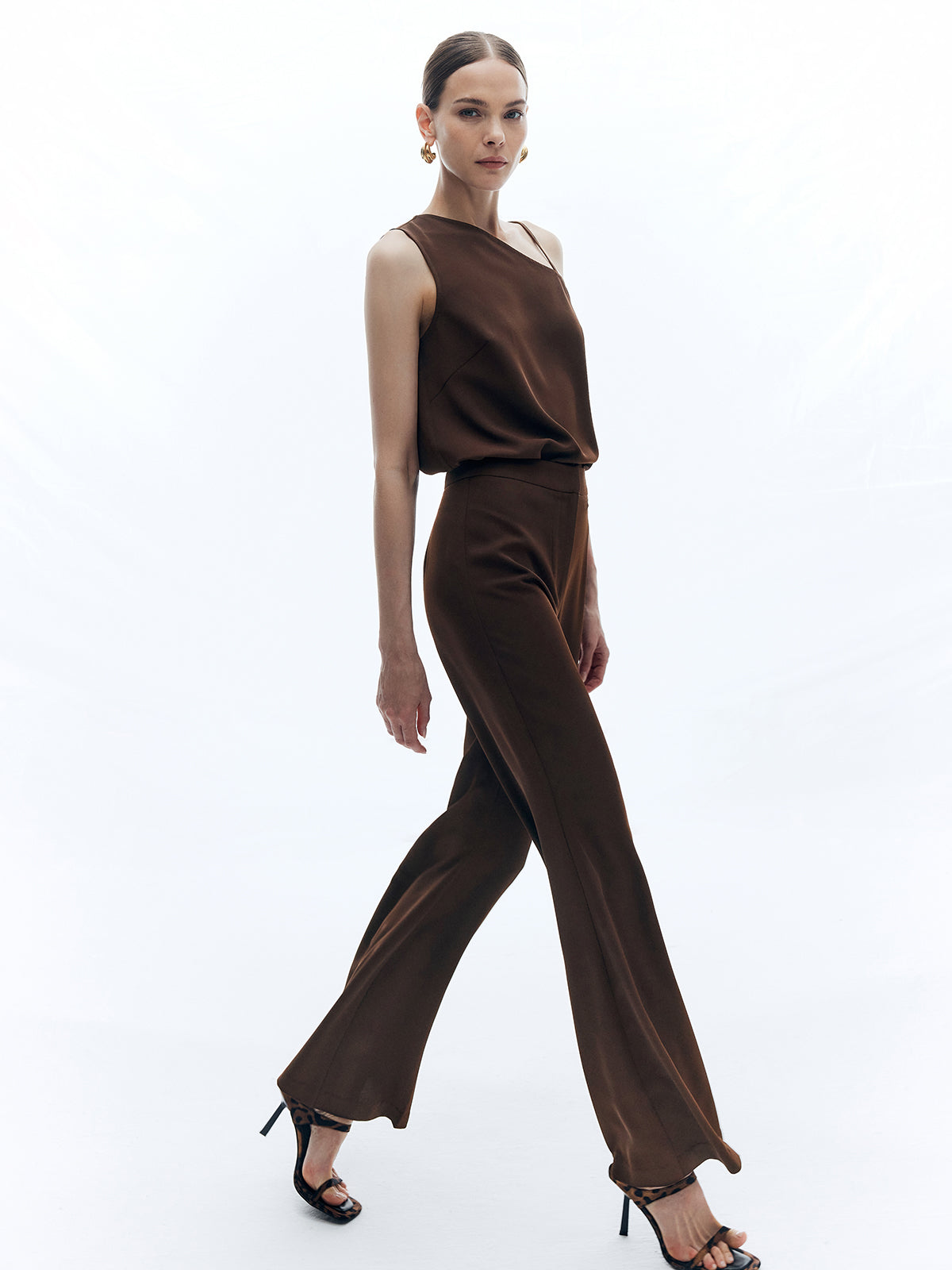 Elegantly Styled Pants for Everyday Wear