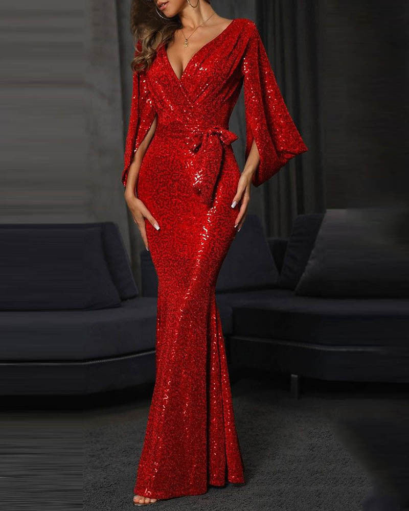 Beautifully Finished Dress in a Timeless Design