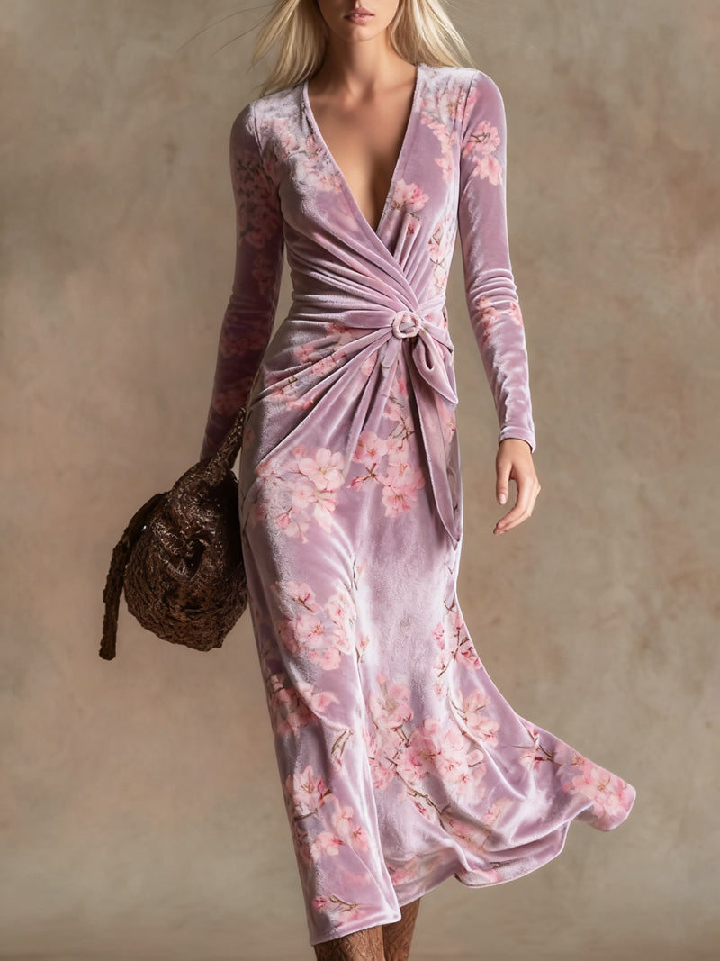 Classic Vintage Dress with a Flattering Fit