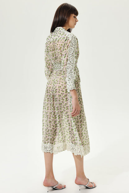 Well Tailored Dress with a Graceful Silhouette
