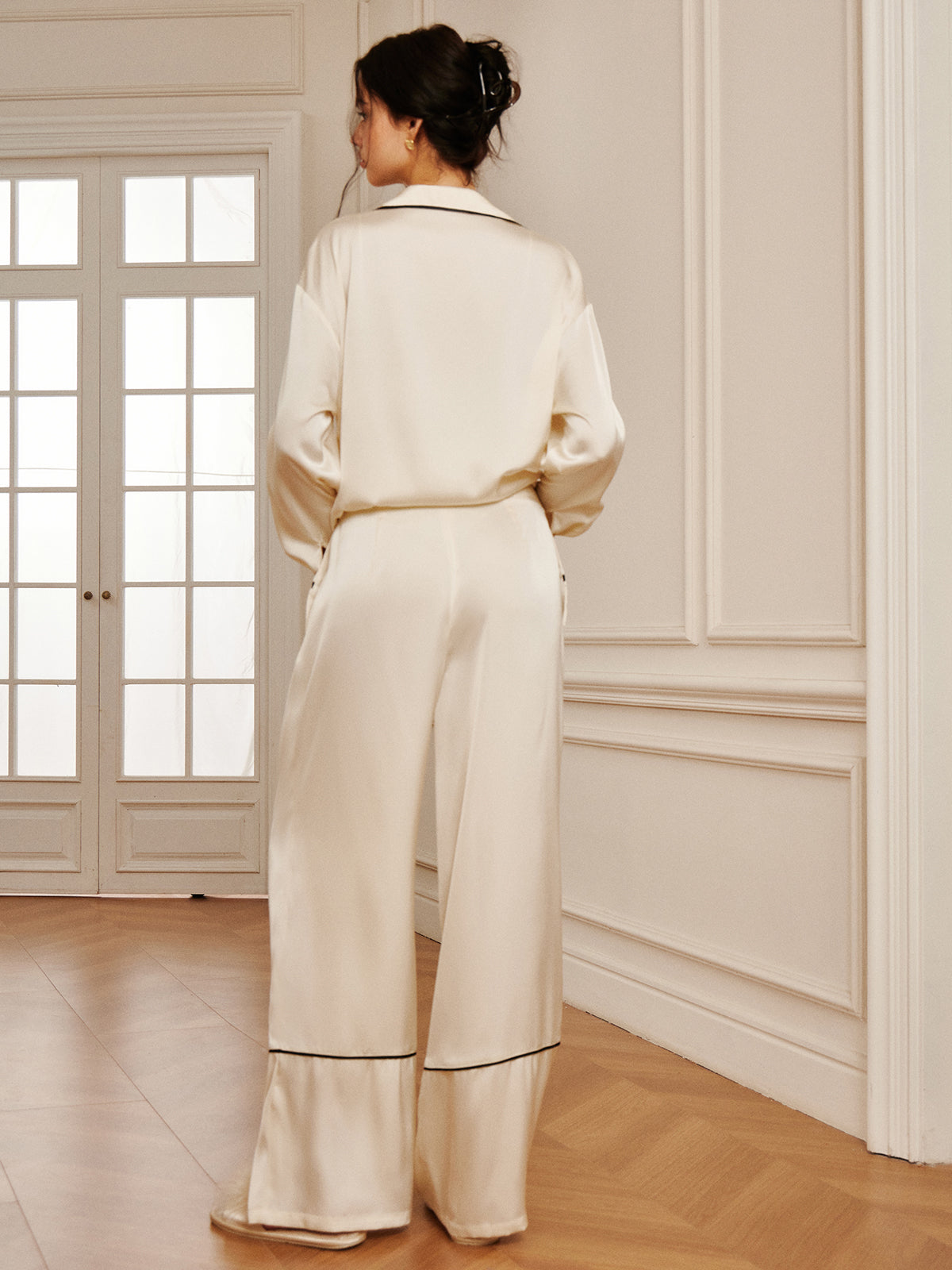 Classic Vintage Pants with a Flattering Fit