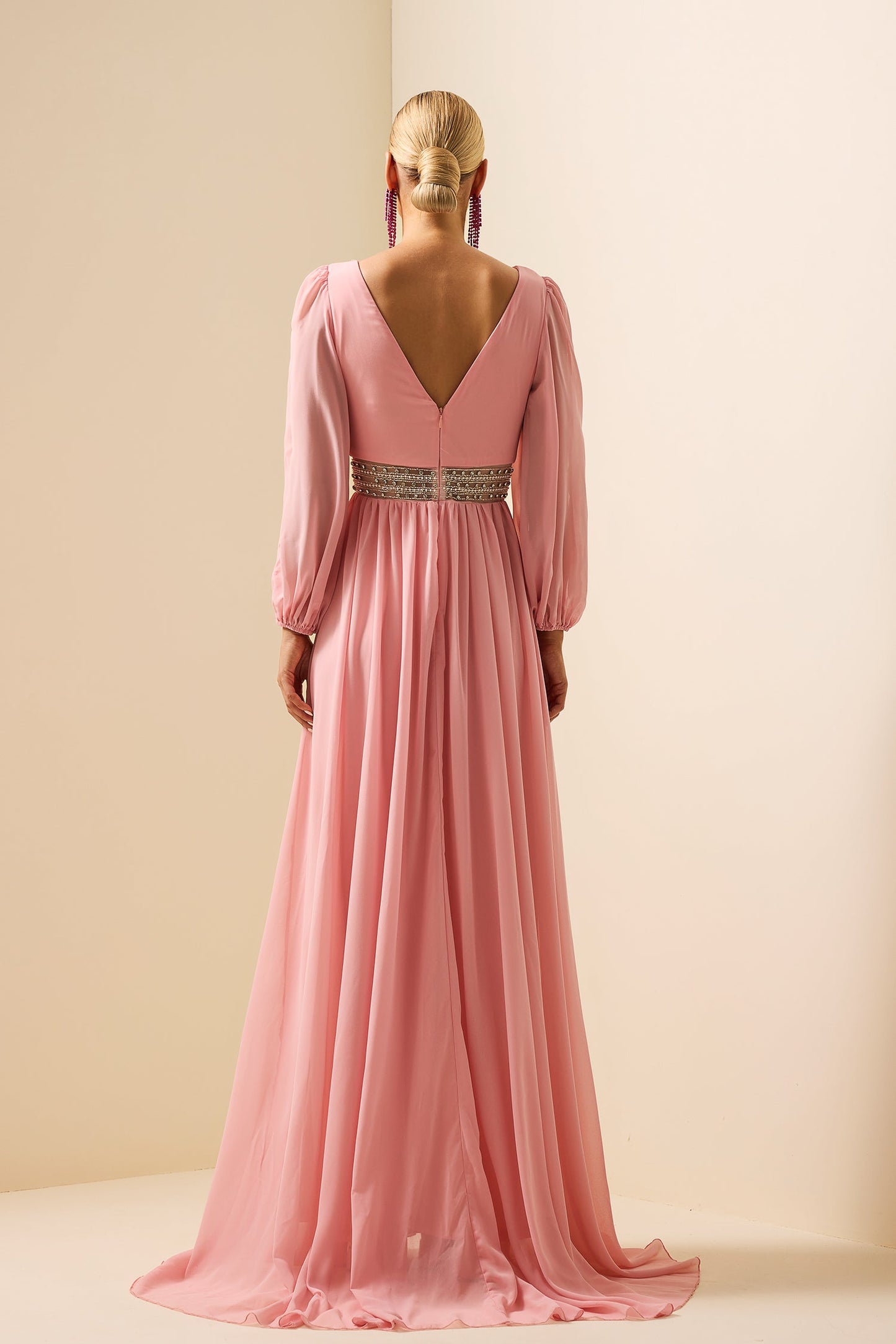 Beautifully Crafted Dress in a Classic Style
