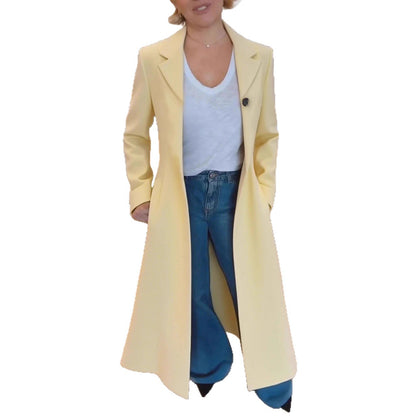 Gracefully Styled Coat for Any Occasion