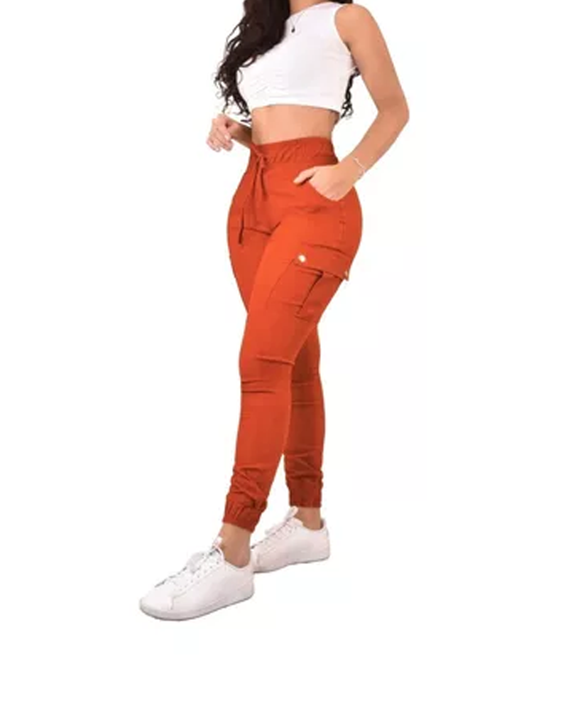 Effortlessly Elegant Pants with a Timeless Design