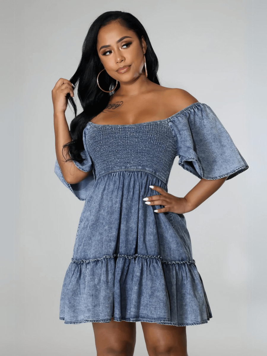 Classic Vintage Dress with a Flattering Fit