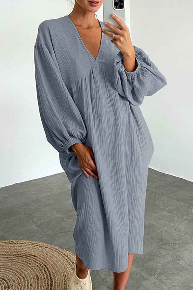 Well Tailored Dress with a Graceful Silhouette