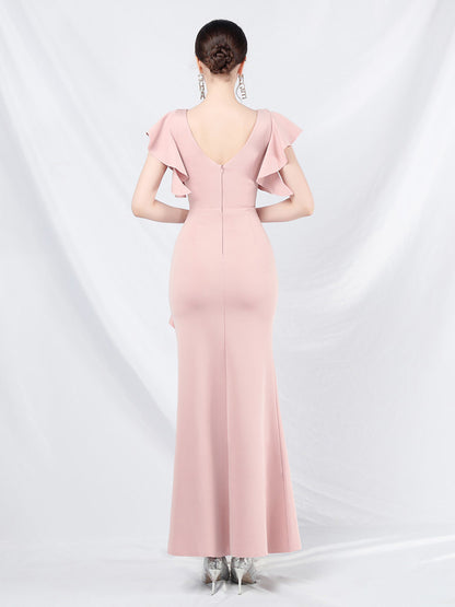 Beautifully Finished Dress in a Timeless Design