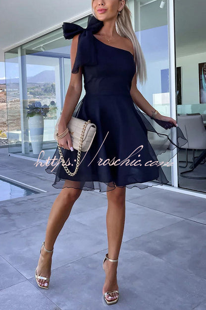 Well Tailored Dress with a Graceful Silhouette