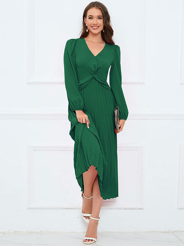 Well Tailored Dress with a Graceful Silhouette