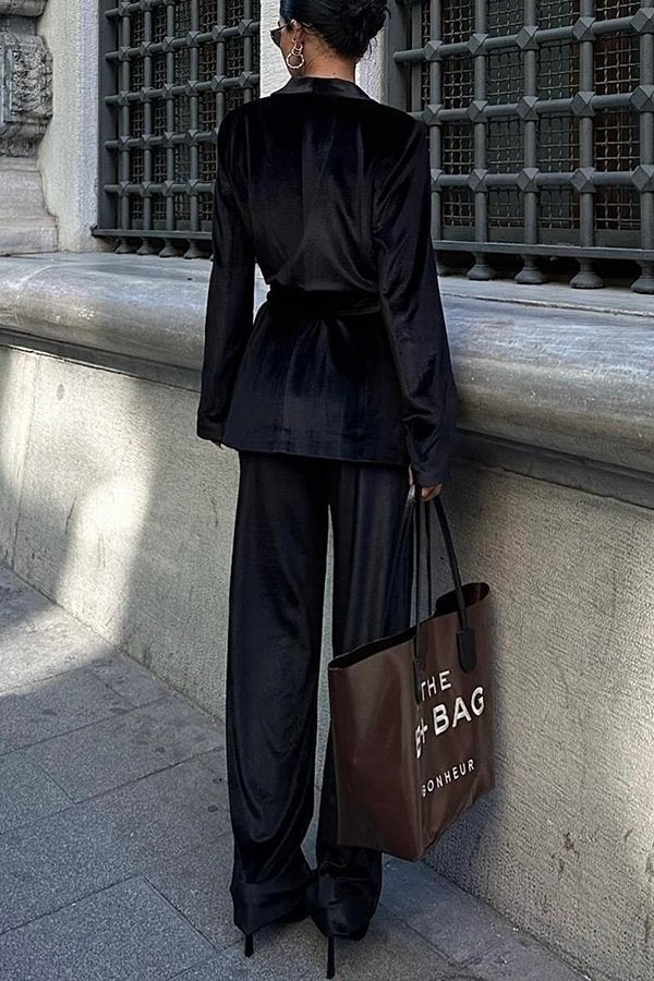 Classic Vintage Pants with a Flattering Fit