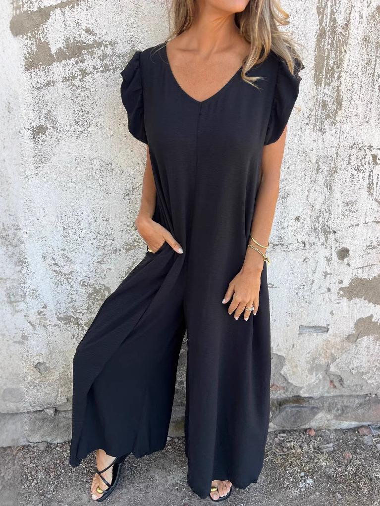 Effortlessly Elegant Garment with a Timeless Design