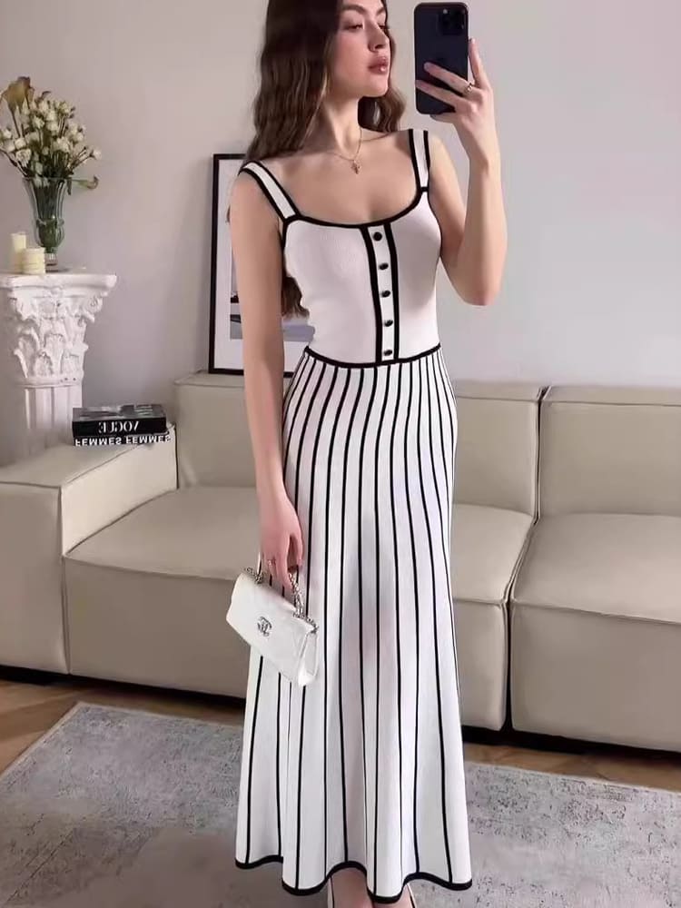 Well Tailored Dress with a Graceful Silhouette